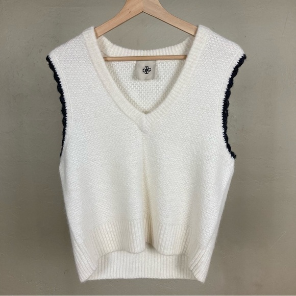 The Garment Sweaters - The Garment Verbier V-Neck Vest